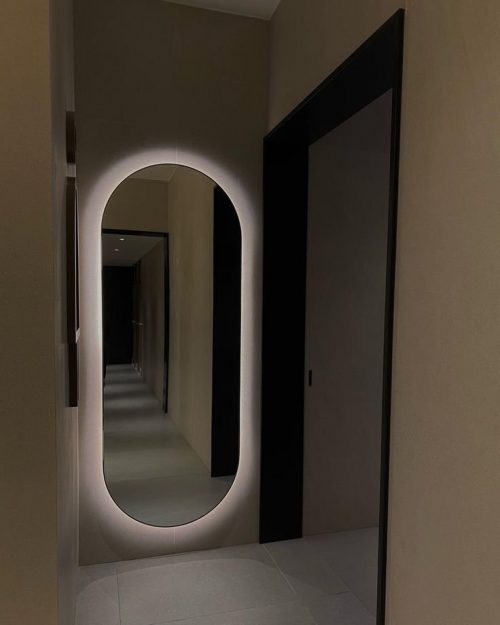 Capsule Mirror
